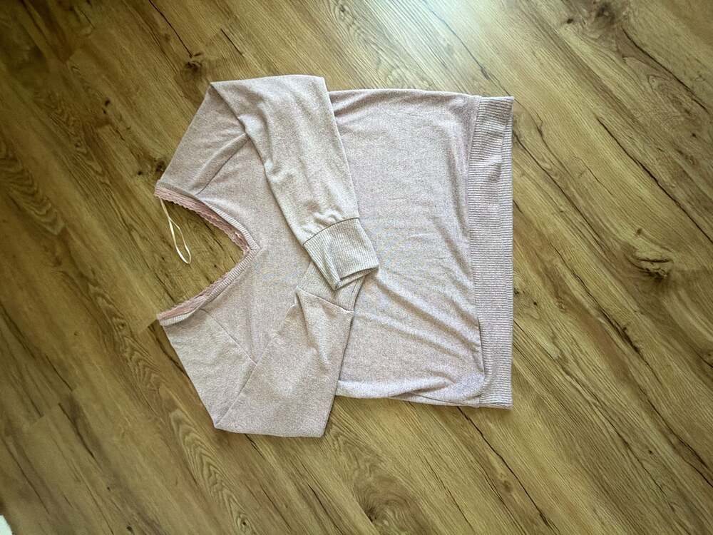 Ardene Heathered Pink Long Sleeve V-Neck Pullover with Lace Detail